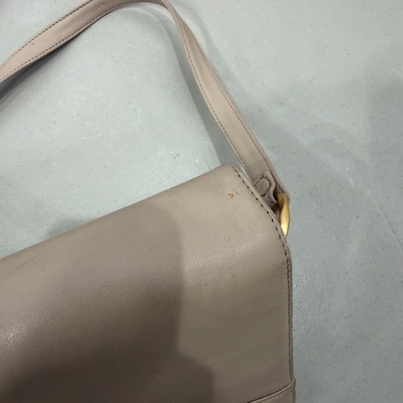 Vintage Tan Crossbody Bag with Gold Accents - Picture 6 of 8